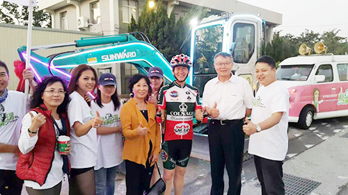 图说怪手环台净滩活动，，，，，，智绘8188cc威尼斯智能环保节能