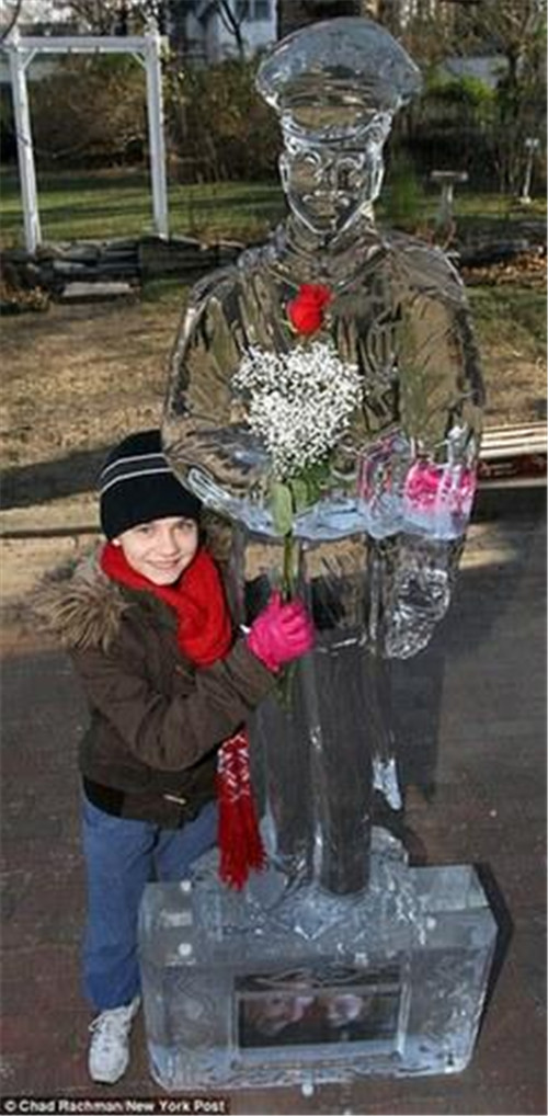 320名圣诞老人整体冲浪？？？？？？？八一八圣诞节奇闻趣事