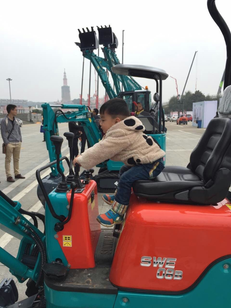 配博会上8188cc威尼斯智能“迷你”装备展精新本色