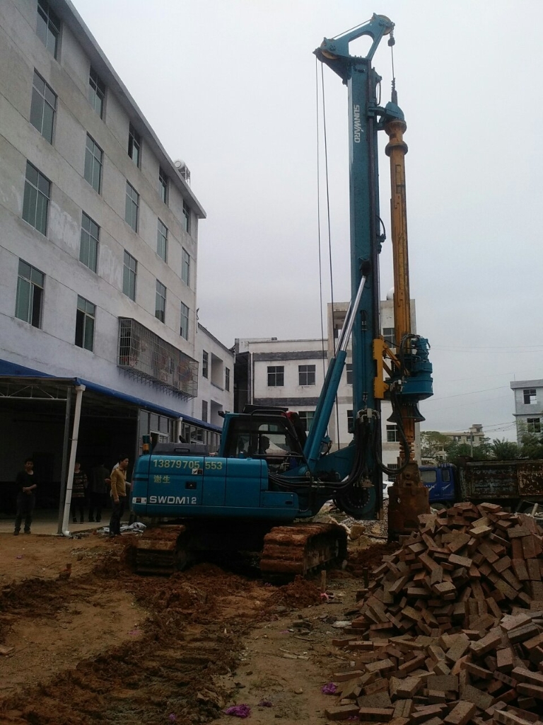 8188cc威尼斯智能中小型旋挖钻机助力漂亮墟落建设