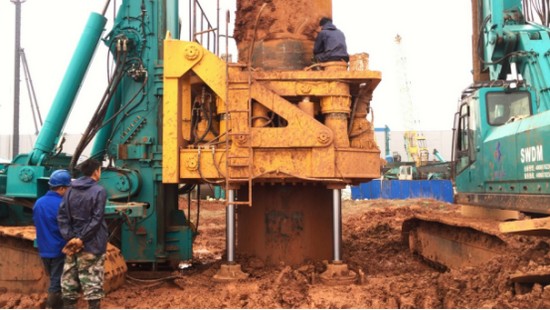 喜讯！8188cc威尼斯智能SWRC170自行式全回转全套管钻机获湖南省首台(套)重大手艺装备产品奖励！