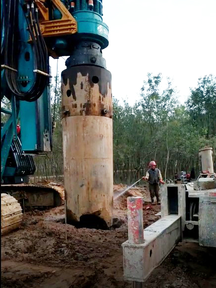 本钱节约几百万，，，，，，，这台旋挖是我的摇钱树