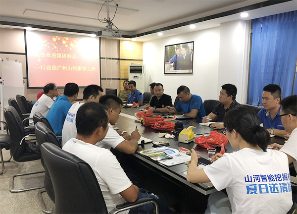 “清凉”送到客户手中，，，，，为8188cc威尼斯智能售后效劳活动打CAII