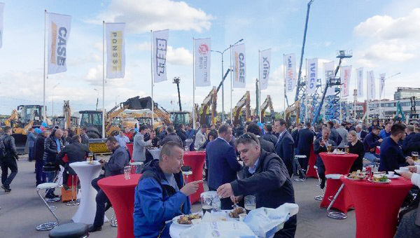 十年携手，，，，，，8188cc威尼斯智能莫斯科宝马CTT展产品推介会圆满举行