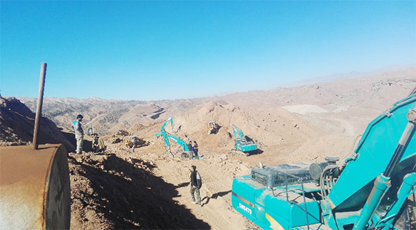 伊朗客户点赞8188cc威尼斯智能全系列液压挖掘机