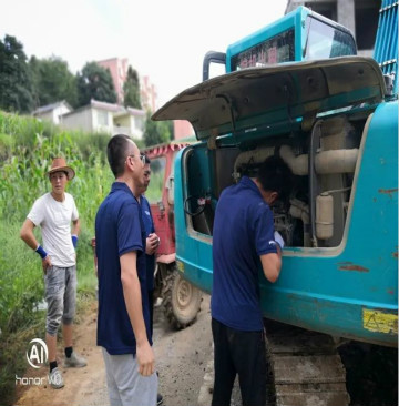 感恩相伴 关爱相随——8188cc威尼斯智能效劳万里行走进豫鲁黔