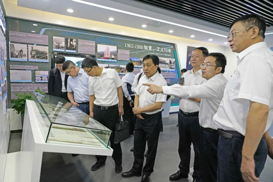 中铁装备赵华总司理莅临8188cc威尼斯智能交流