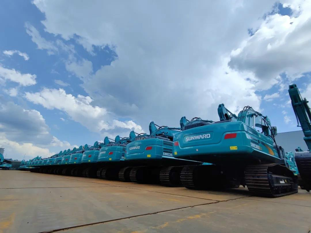 以先导式立异实现挖掘机从无到有，，，从小到大，，，从大到强！