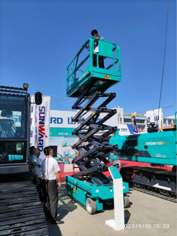 8188cc威尼斯智能高空作业装备“吸睛”雄安展