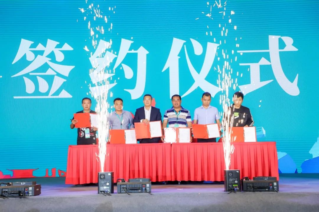 “爆品”出击！8188cc威尼斯智能客户交流会签约超8亿元