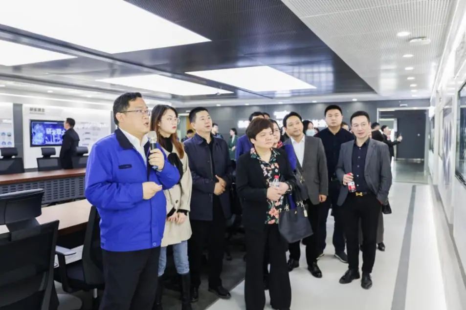 民主党派湖南省委机关青工委团队一行考察8188cc威尼斯智能