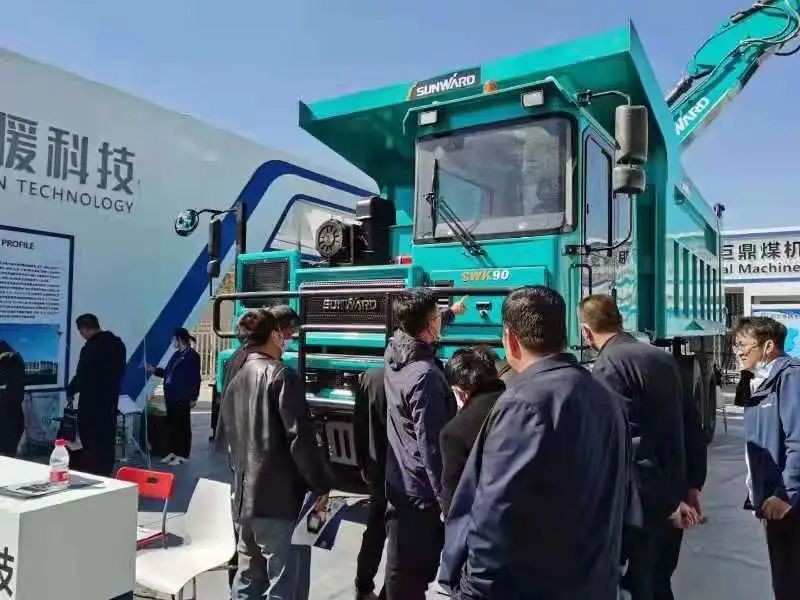 8188cc威尼斯智能绿巨人闪亮登场鄂尔多斯国际煤博会