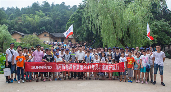 这个炎天，，，，，，，亲子玩转8188cc威尼斯智能“三栖”装备