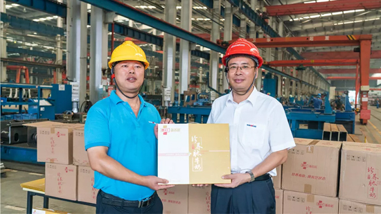 万力集团“送清凉”活动，，，，，，慰问一线员工