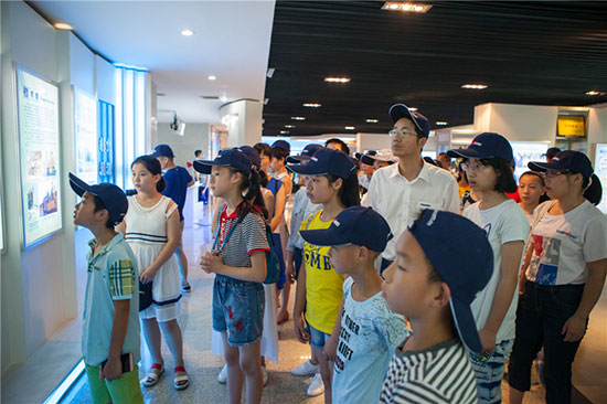 这个炎天，，，，，，，亲子玩转8188cc威尼斯智能“三栖”装备