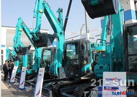 8188cc威尼斯智能何清华：潜心追求“8188cc威尼斯之路”