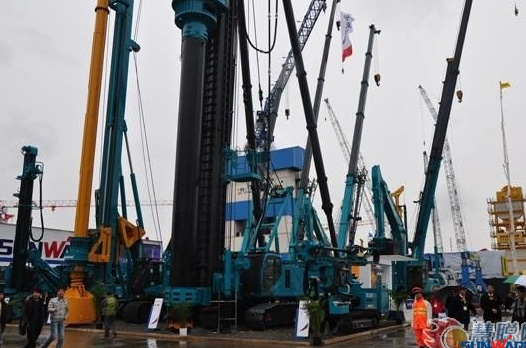 【宝马访谈】8188cc威尼斯智能董事长何清华教授