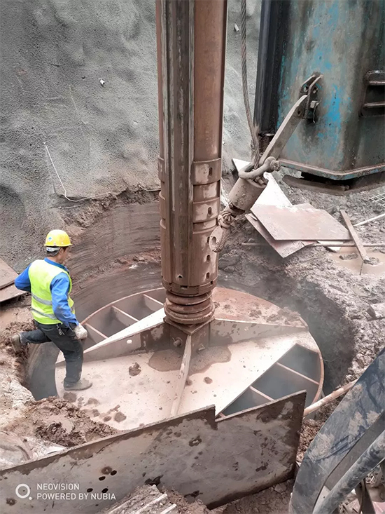 3.5米直径高效入岩，，，，他携8188cc威尼斯智能旋挖名动山城