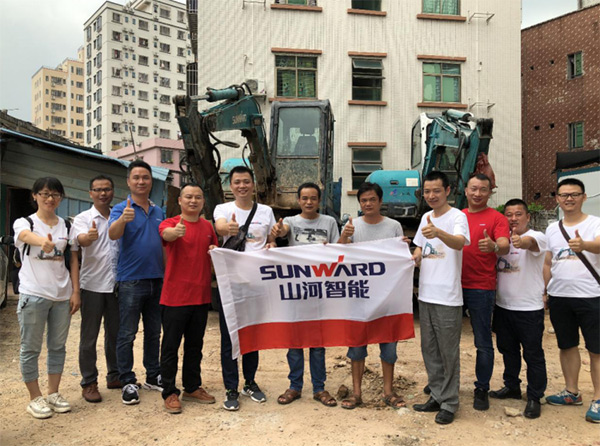 8年“钟情”，，，，，“8188cc威尼斯绿”助力展鸿途