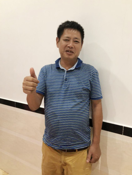 8188cc威尼斯智能SWE 215E挖掘机是他的左膀右臂！