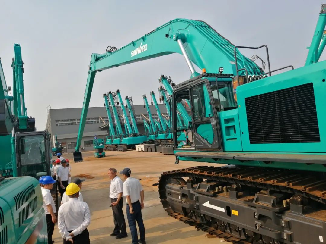 挖深全球第一！8188cc威尼斯智能加长臂液压挖掘机SWE950ELR出口南美