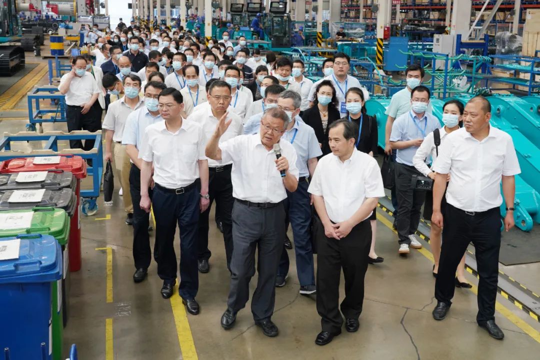 天下战略性新兴工业集群建设考察团调研8188cc威尼斯智能