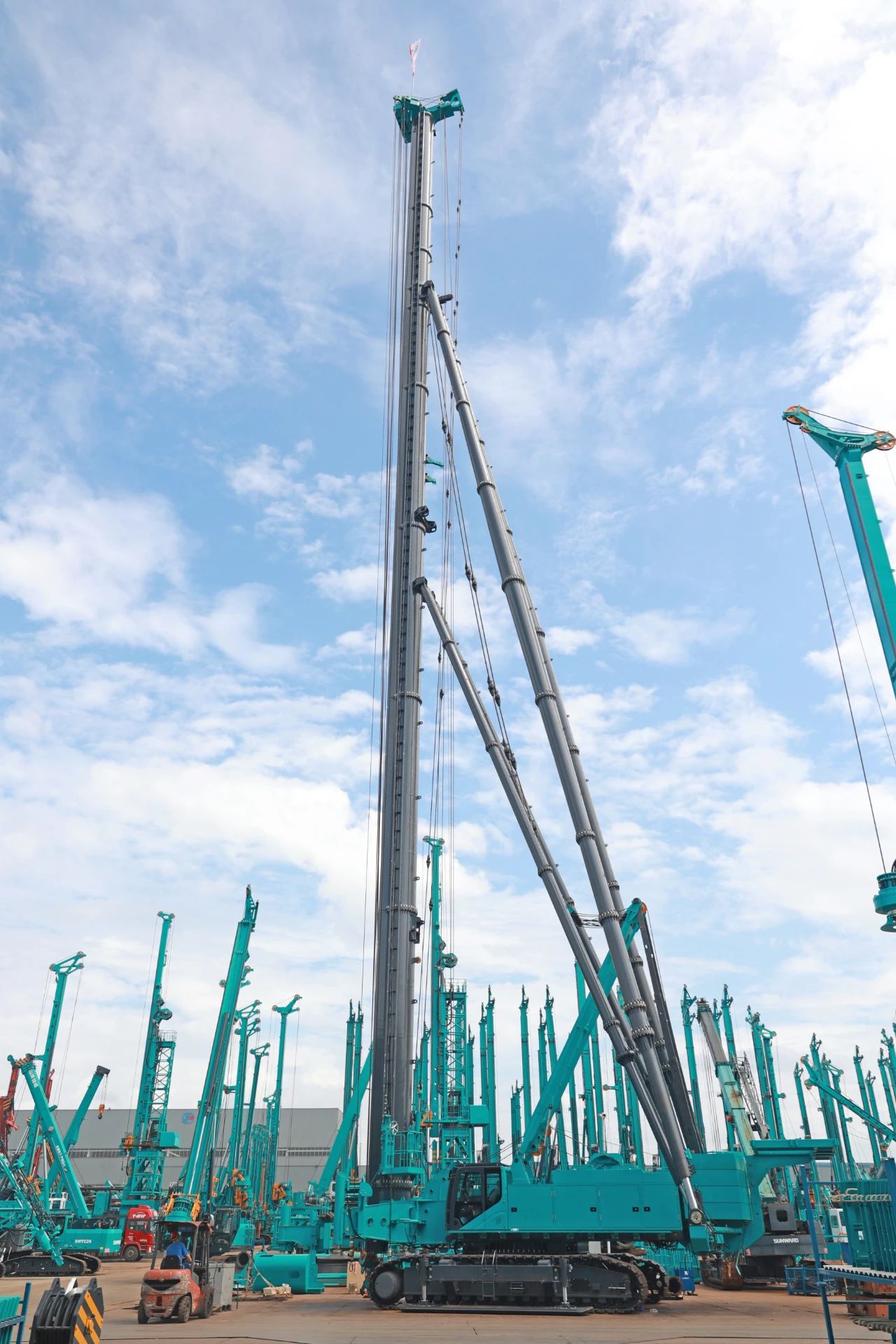 新品来了！看8188cc威尼斯智能超等桩架怎样⊙∪”操胜券