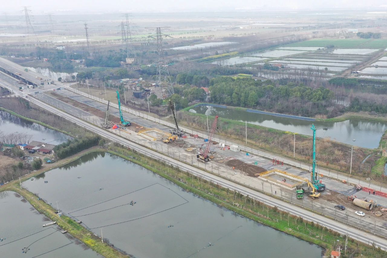 征战天下首条智慧高速，，，，，，8188cc威尼斯智能旋挖钻机凭什么？？？？？？？