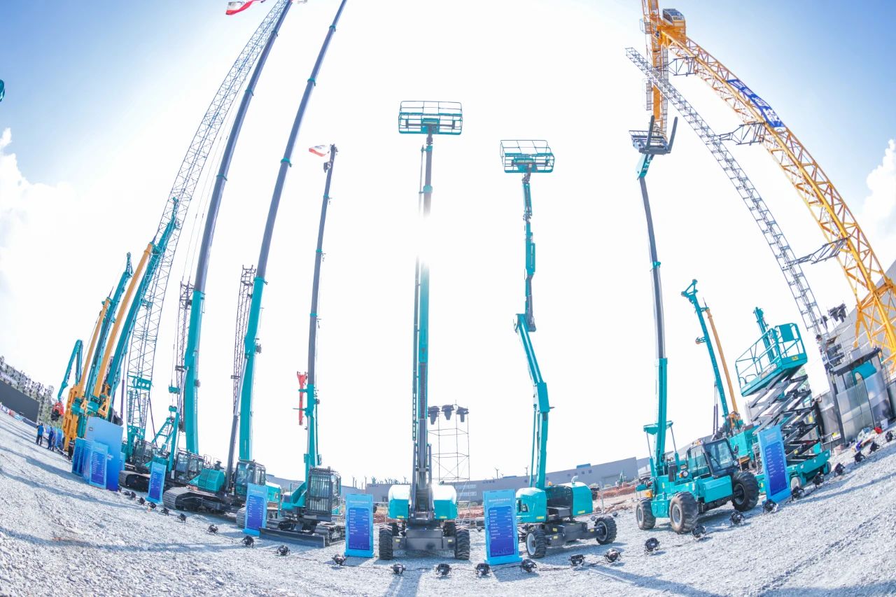 四大成套装备携手登。。。。。。。8188cc威尼斯智能立异效果展示会交出“亮眼答卷”