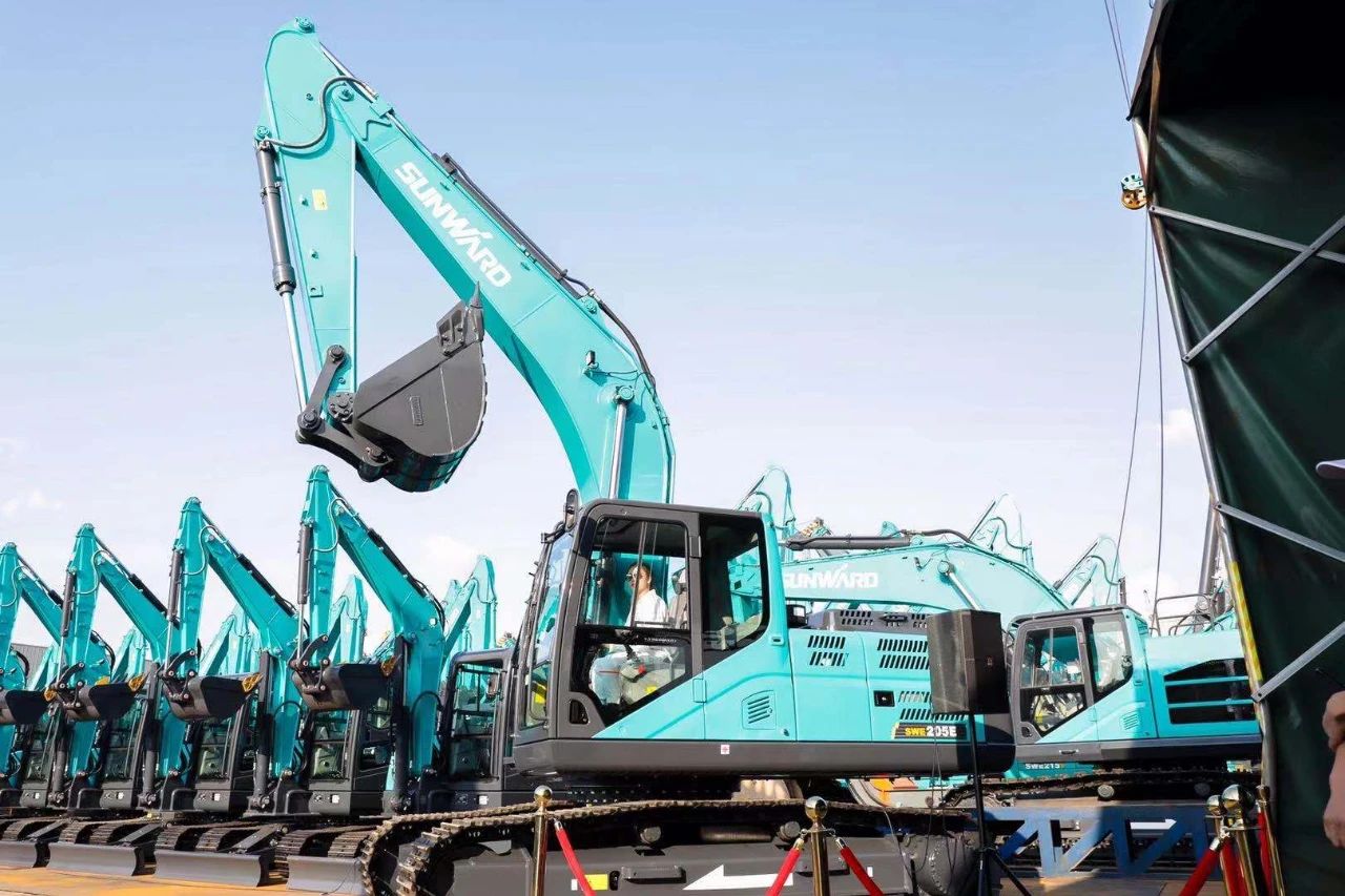 四大成套装备携手登。。。。。。。8188cc威尼斯智能立异效果展示会交出“亮眼答卷”