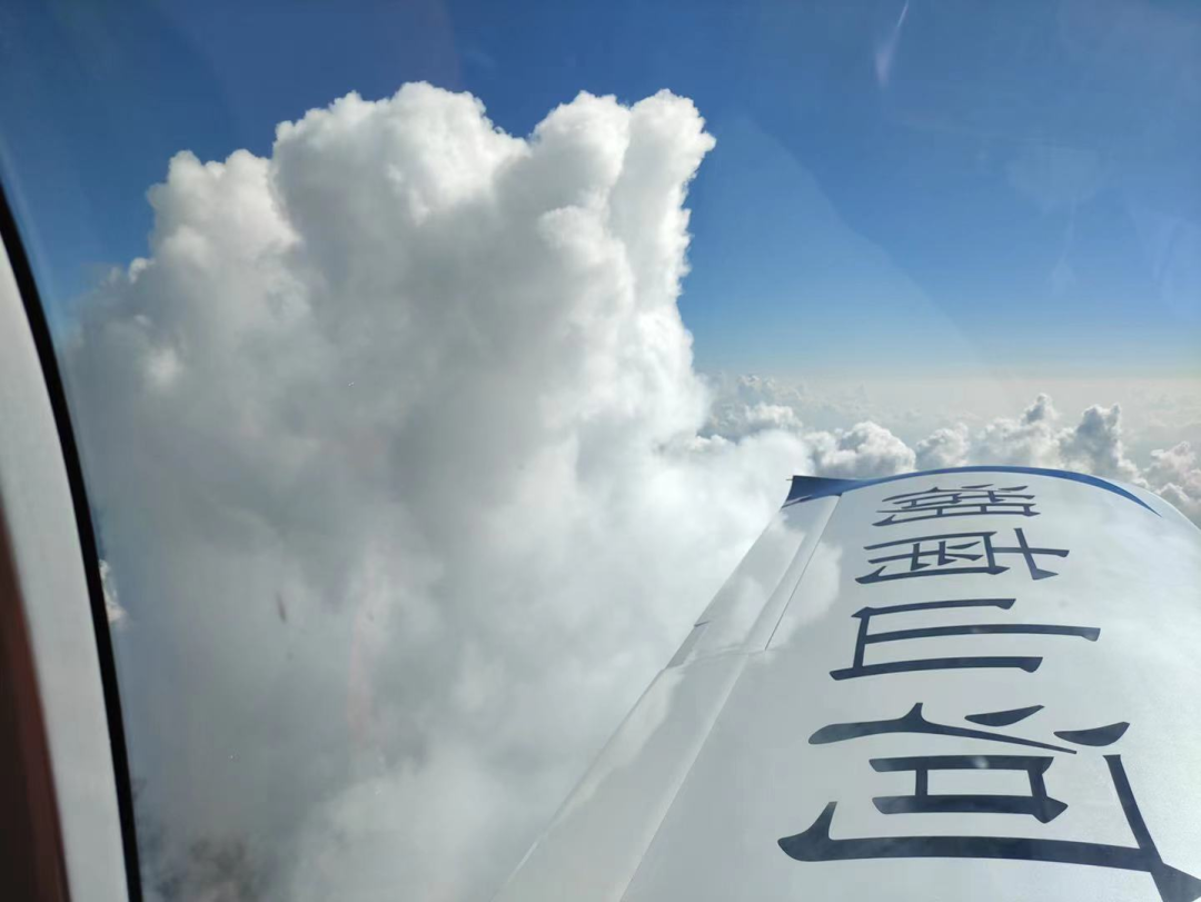 4小时，，，720公里，，，8188cc威尼斯阿若拉飞到珠海在第13届中国航展等你