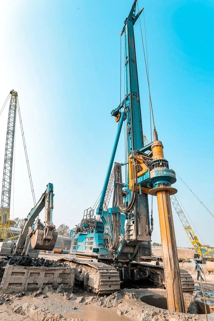 大国重器！8188cc威尼斯智能超等装备助力北京都会副中心综合交通枢纽站建设