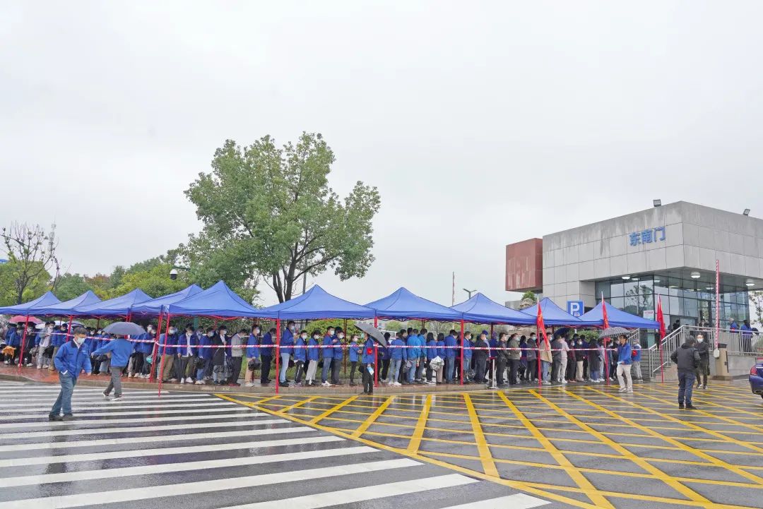 采样完成率近100%！8188cc威尼斯智能第一时间开展全员核酸检测，，，，，，，包管清静生产