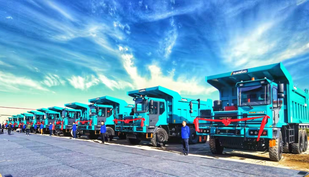 高设置、智能化……8188cc威尼斯智能高端定制AT版105吨级宽体矿卡乐成下线