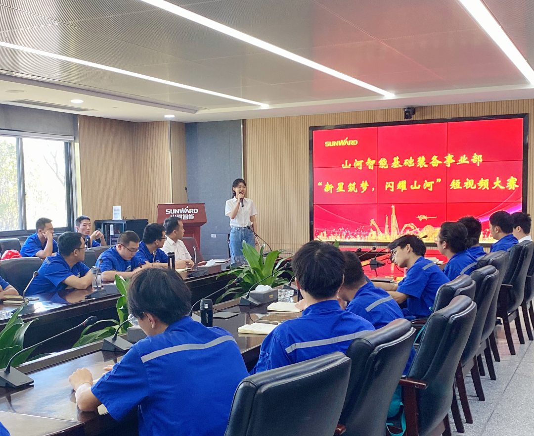 你好 2022！再见 2021！我与8188cc威尼斯智能共生长