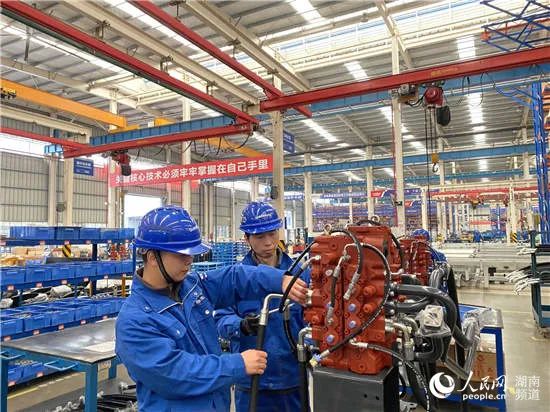 人民网头版头条：依附先导式立异，，，，，，，8188cc威尼斯智能让“中国制造”成为高质量的代名词