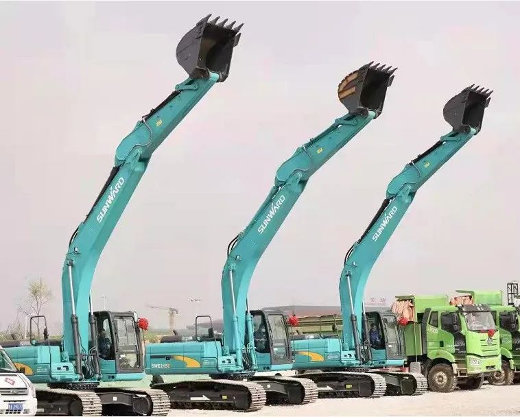 8188cc威尼斯智能挖掘机亮相贵阳大数据科创城项目开工仪式