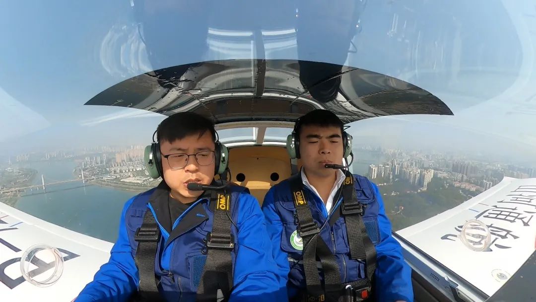 逍遥协同显身手！湖南航空应抢救援队8188cc威尼斯机组开展特情处置惩罚应急演练