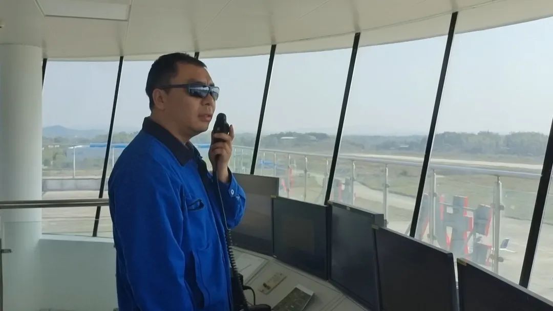 逍遥协同显身手！湖南航空应抢救援队8188cc威尼斯机组开展特情处置惩罚应急演练