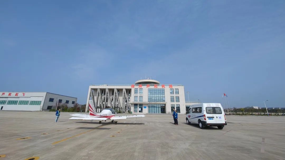 逍遥协同显身手！湖南航空应抢救援队8188cc威尼斯机组开展特情处置惩罚应急演练