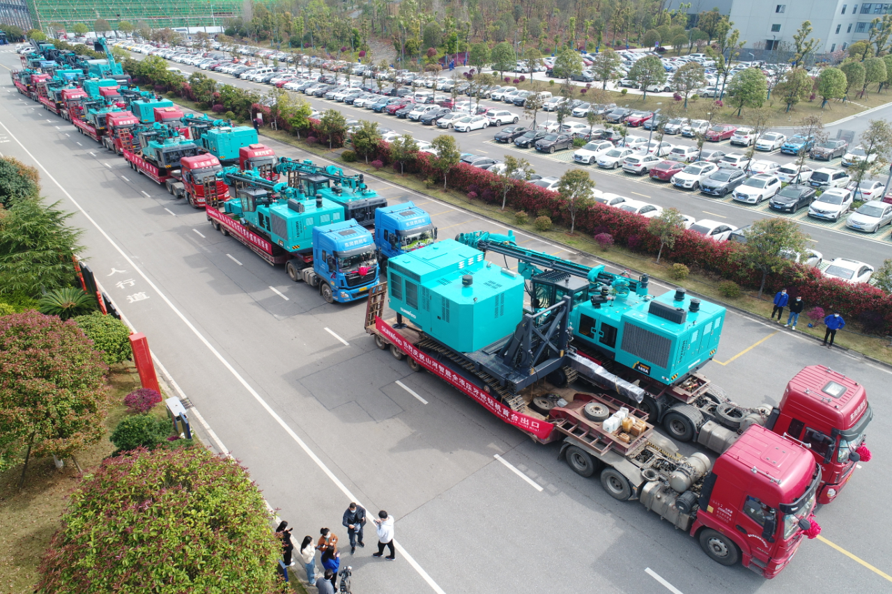 征战全球市。。。。。。8188cc威尼斯智能凿岩装备批量发货