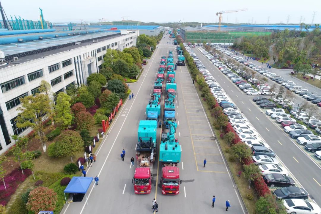 征战全球市。。。。。。8188cc威尼斯智能凿岩装备批量发货