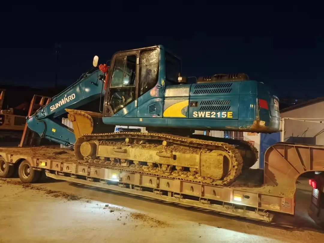 冲锋一线显继续！8188cc威尼斯智能挖掘机助力长沙方舱医院建设