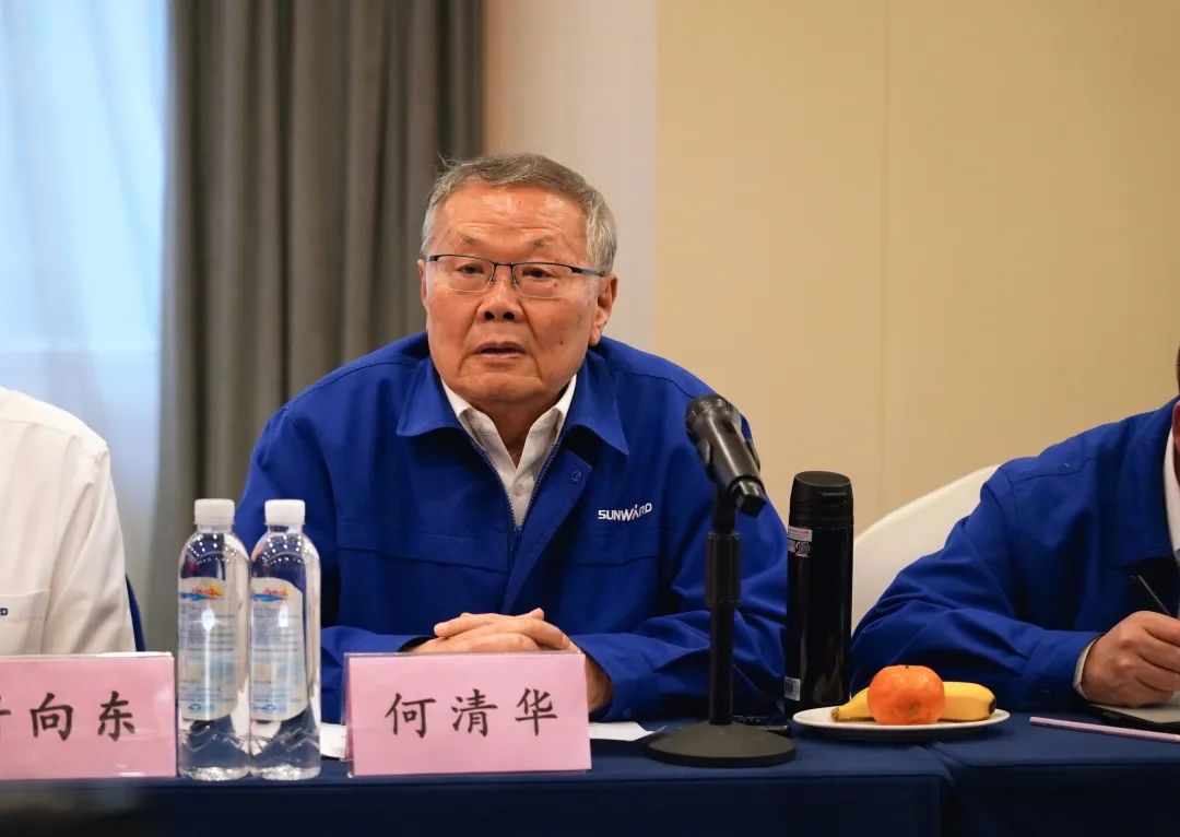 抱团出海，，，，，，携手共赢！何清华带队赴湖南异地商会联合会造访交流