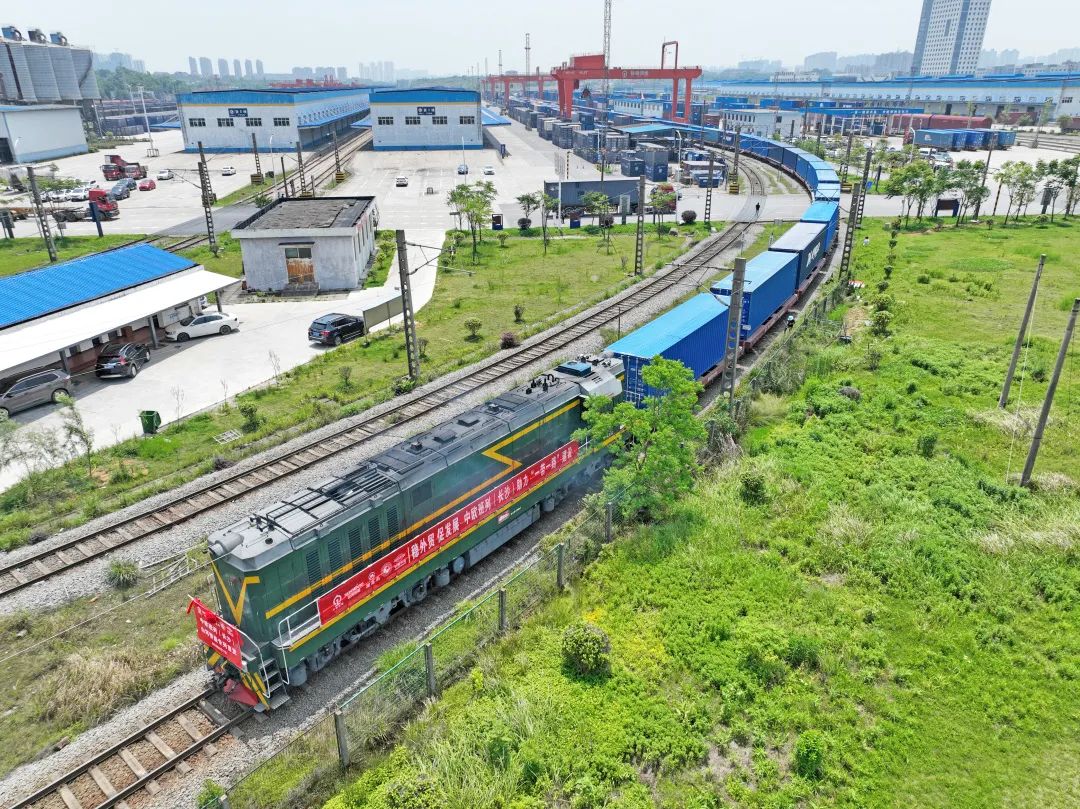 一连进军国际市场！。。。。。≈信钒嗔校ǔど常8188cc威尼斯智能专列乐成首发