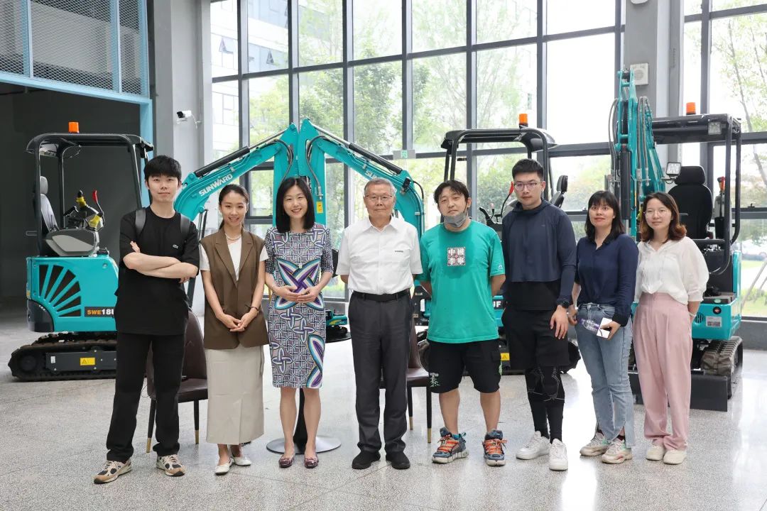 CGTN探厂！专访8188cc威尼斯智能董事长、首席专家何清华花絮来了