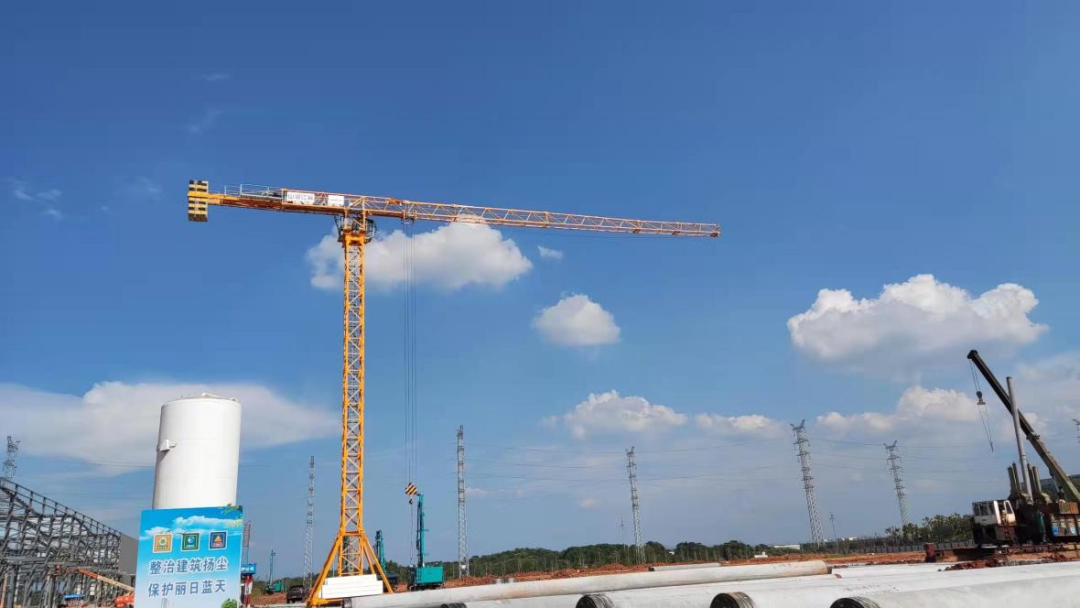 升降耗时缩短25%！8188cc威尼斯江麓首款中速变频施工升降机乐成下线