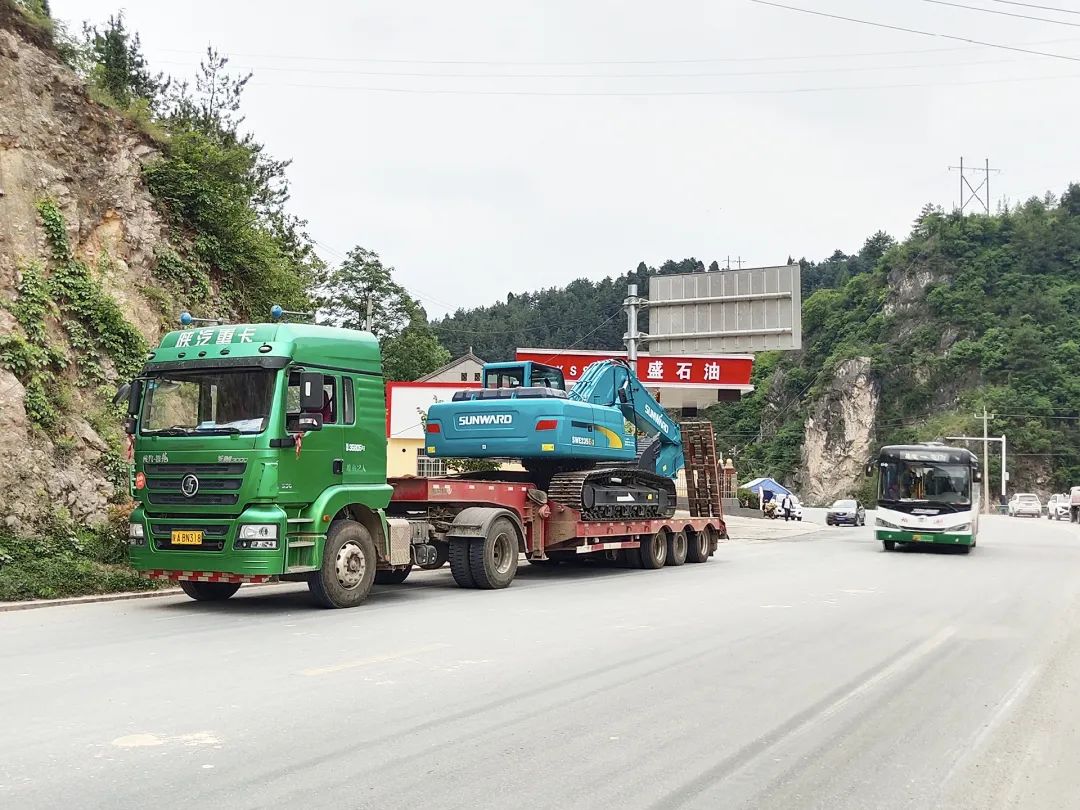 三员8188cc威尼斯挖机“悍将”收服“铁粉”一枚，，，，，，凭什么？？？