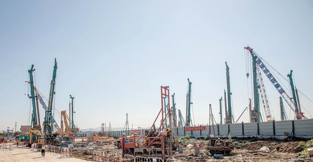 “8188cc威尼斯绿”再现大湾区！8188cc威尼斯智能旋挖钻机组团助建广州白云机场项目