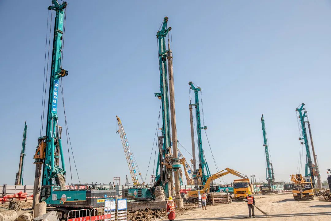 “8188cc威尼斯绿”再现大湾区！8188cc威尼斯智能旋挖钻机组团助建广州白云机场项目